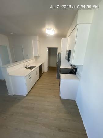 2BR/2BA Apartment · Campbell photo 3