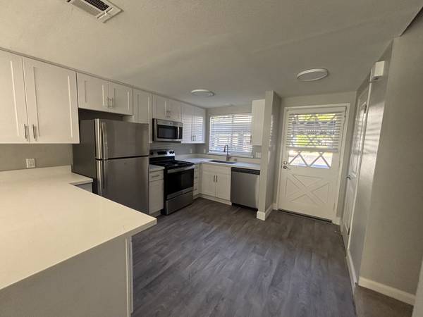 Apartments on Valley Creek · Danville photo 5