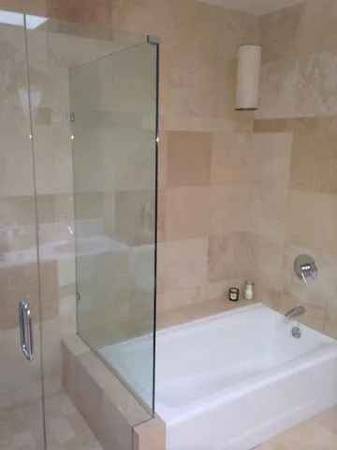 2BR/2BA Apartment on De Haro St · San Francisco photo 2