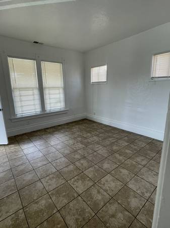 4BR/1BA Single Family House on Brookdale Ave. · Oakland photo 5