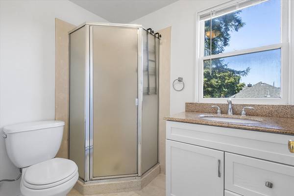 1BR/1BA Apartment on Santa Clara Ave F · Alameda photo 5