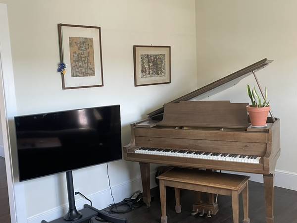 2BR/1BA Apartment · Oakland photo 5