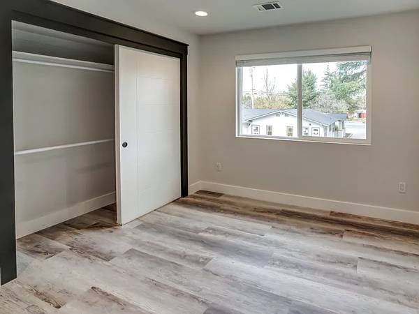 2BR/2BA Apartment on Rose Ct · Campbell photo 4