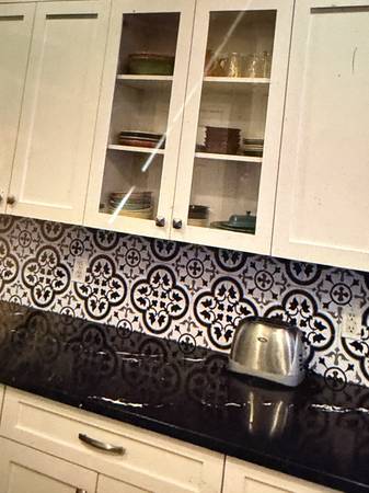 2BR/1BA Duplex · Oakland photo 2