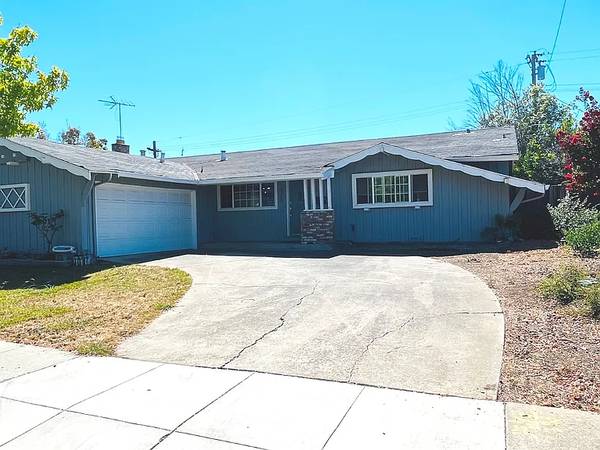 10460 Davison Ave Cupertino, CA 95014 photo 2