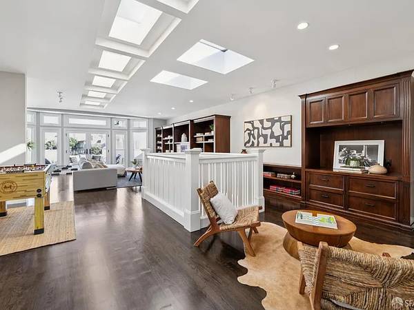 2BR/2BA Single Family House on Pierce St · San Francisco photo 2