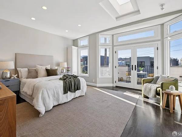 2BR/2BA Single Family House on Pierce St · San Francisco photo 3