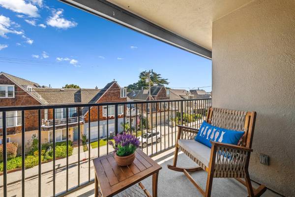 1BR/1BA Condo on Atlantic Ave · Santa Cruz photo 4