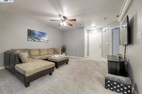342 Chris Common Livermore, CA 94550 photo 2
