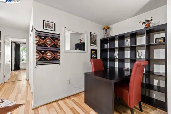 1BR/1BA Condo on Murrieta Blvd · Pleasanton photo 5