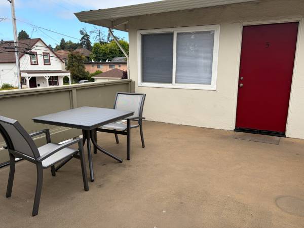 2BR/1BA Apartment on Blackburn St · Santa Cruz photo 4