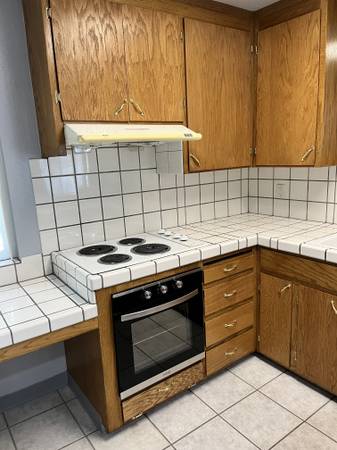 2BR/1BA Apartment on Tamarack Lane · Santa Clara photo 5