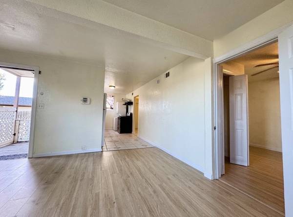 Charming Yellow Bungalow With Huge Yard 336 Carolina St, Vallejo Available Now! photo 4