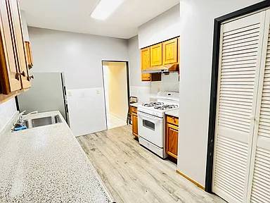 1348 Sacramento photo 5