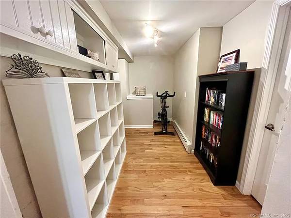 2BR/1BA Single Family House on Turk Blvd · San Francisco photo 3