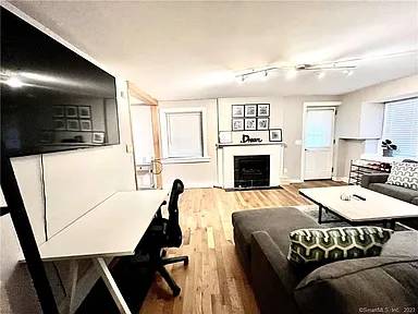 2BR/1BA Single Family House on Turk Blvd · San Francisco photo 5