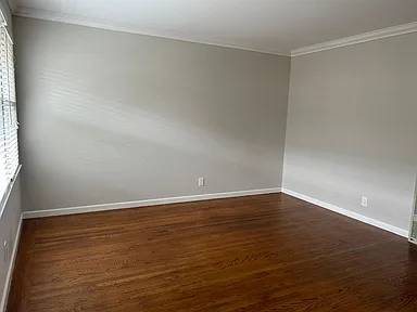 BEAUTIFULLY UPDATED SINGLE FAMILY HOME WITH BONUS ROOMS photo 5