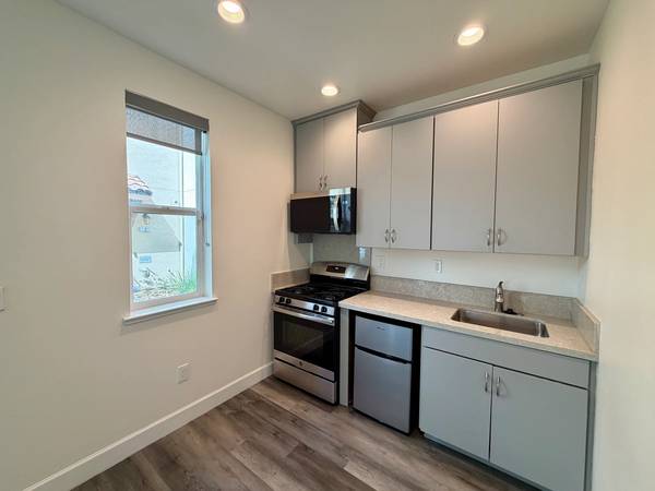 1BR/1BA Condo on Sorano Ct · San Jose photo 2