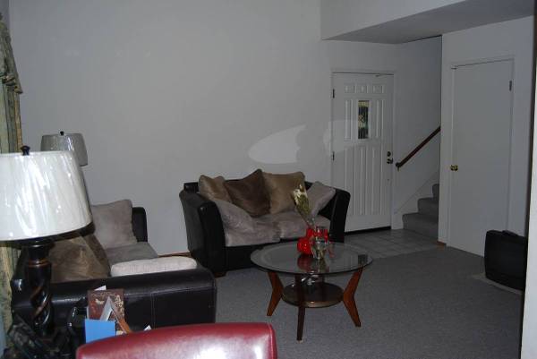 3BR/2BA Condo on Rose Ave · Pleasanton photo 2