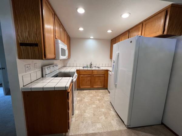 3BR/2BA Condo on Rose Ave · Pleasanton photo 3