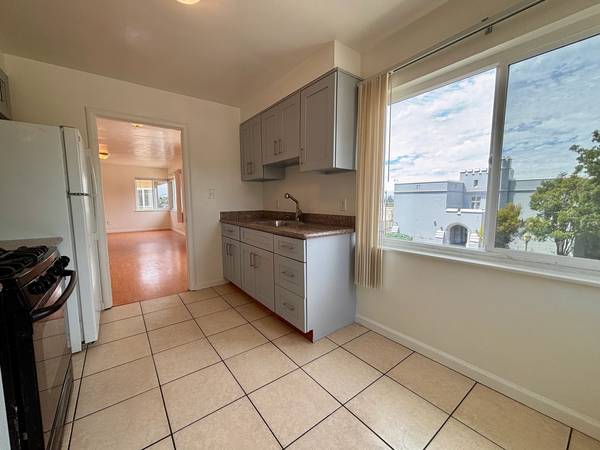 8634 MacArthur photo 5