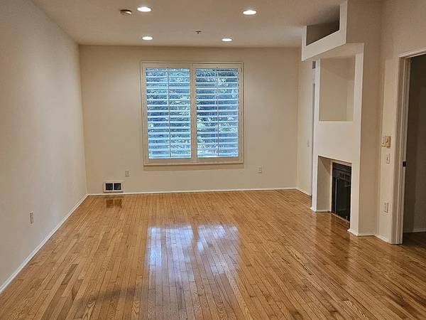 1BR/1BA Condo on Caldecott Ln · Oakland photo 4