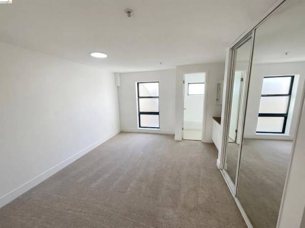 1BR/1BA Condo on Gilbert St Apt 16 · San Francisco photo 4