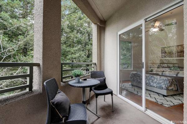 1BR/1BA Condo · Oakland photo 3