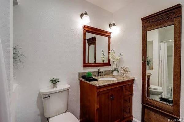 1BR/1BA Condo · Oakland photo 4