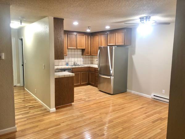 2BR/1BA Condo · Freedom photo 4