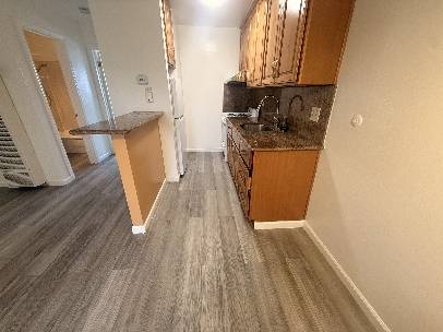 1BR/1BA Apartment · Oakland photo 5