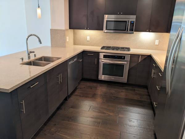 2BR/2BA Condo · San Francisco photo 5