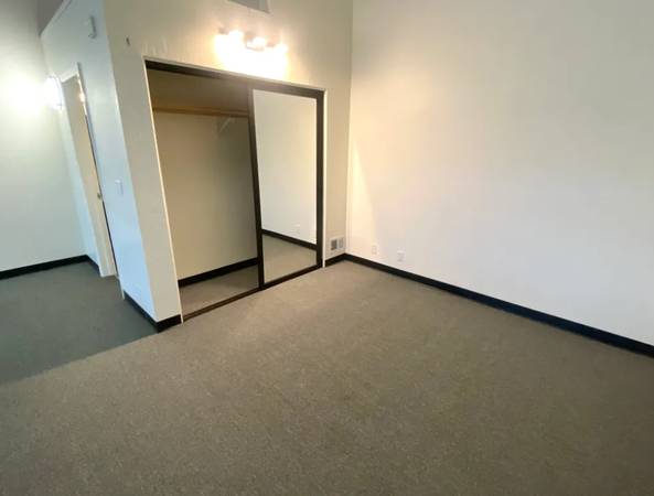 1BR/1BA Loft on Minnesota St · San Francisco photo 5