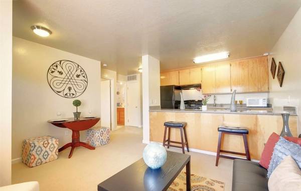 1BR/1BA Apartment · Oakland photo 2