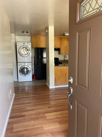 1BR/1BA Apartment · Oakland photo 5