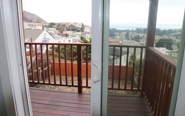 2BR/1BA Loft on Alpha St · San Francisco photo 4
