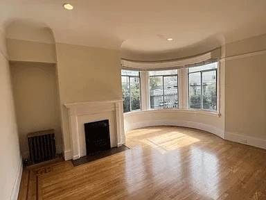 2BR/1BA Apartment · San Francisco photo 4