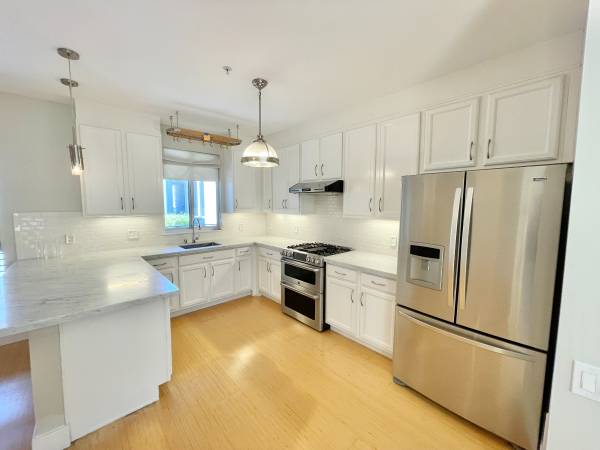 3BR/3BA Condo on 19th St. · San Francisco photo 4