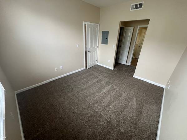 2BR/2BA Apartment · Gilroy photo 4