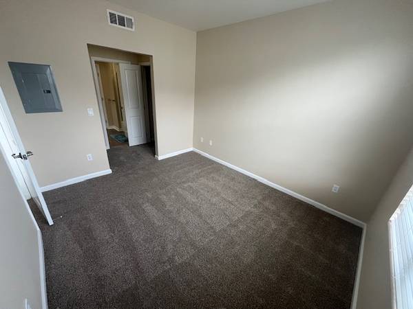 2BR/2BA Apartment · Gilroy photo 5