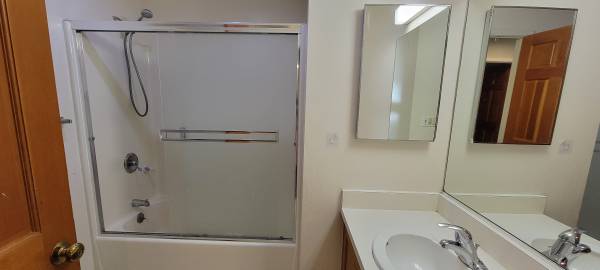 4BR/2BA Apartment on Cherry · Berkeley photo 5