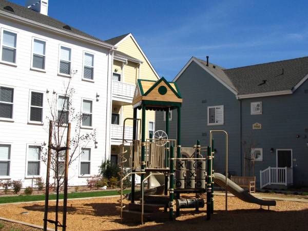2BR/2BA Apartment · Gilroy photo 4