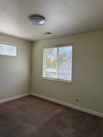 2BR/1BA Apartment on Prospect Avenue · Santa Rosa photo 3