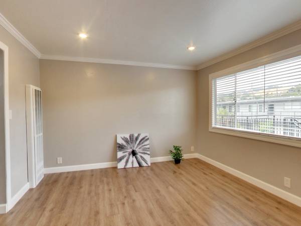 Midway Manor Apts. photo 4