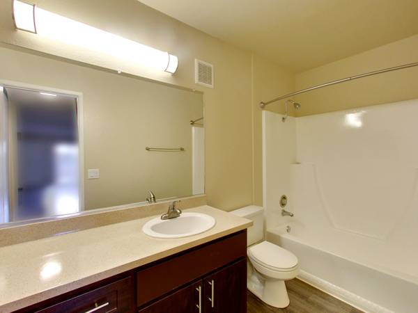 Apartments on Santa Clara St · Hayward photo 3