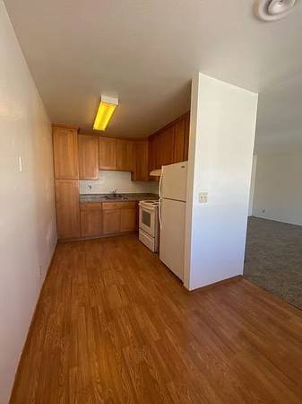 2BR/1BA Apartment · Lakeport photo 2