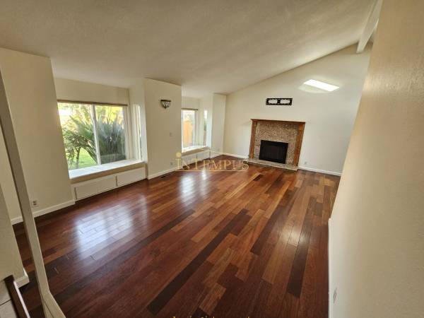 5686 Geranium Ct photo 2