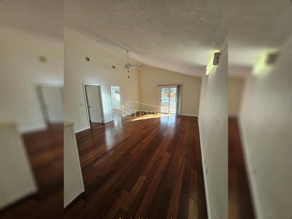 5686 Geranium Ct photo 5