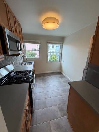 1885 Filbert St San Francisco, CA 94123 photo 2