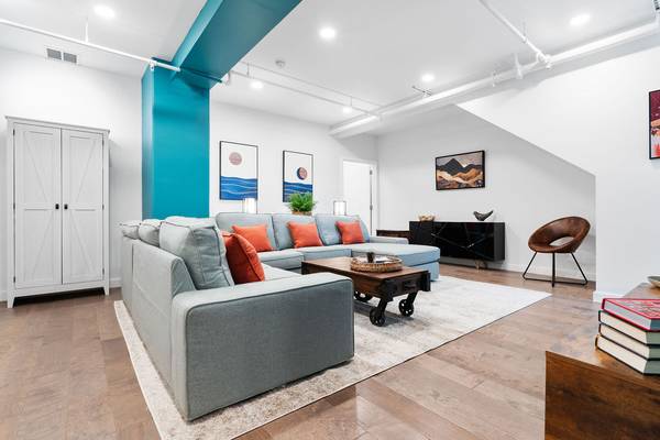 2BR/1BA Apartment on Columbia Square · San Francisco photo 3